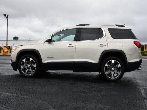 Sparkling Silver Metallic 2017 GMC Acadia SLT-2