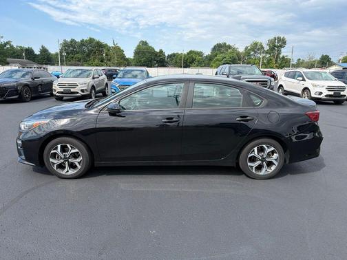 Aurora Black 2019 Kia Forte LXS