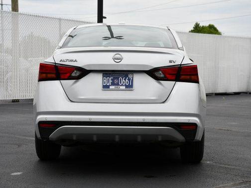 Brilliant Silver Metallic 2024 Nissan Altima 2.5 SV