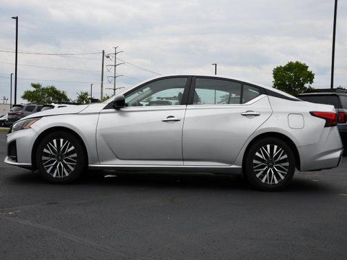 Brilliant Silver Metallic 2024 Nissan Altima 2.5 SV