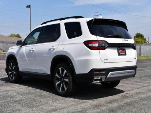 2025 Honda Pilot Touring 8-Passenger