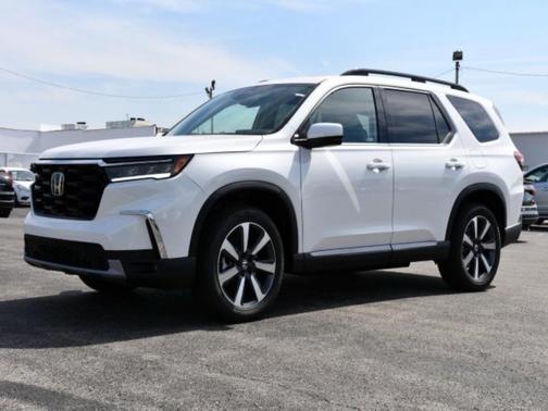 2025 Honda Pilot Touring 8-Passenger