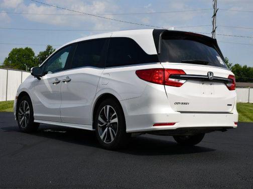 Platinum White Pearl 2024 Honda Odyssey Touring