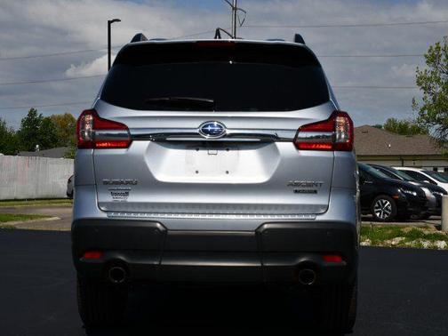 Ice Silver Metallic 2022 Subaru Ascent Touring 7-Passenger
