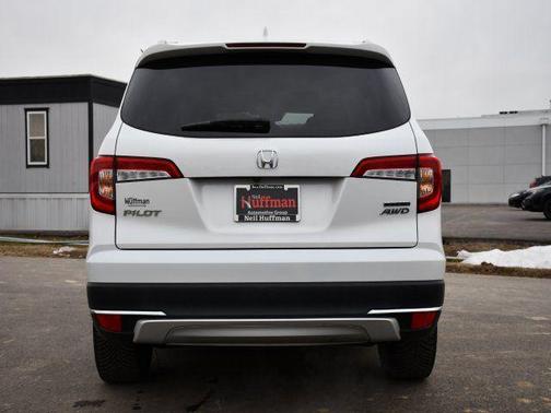 2022 Honda Pilot Touring 8-Passenger