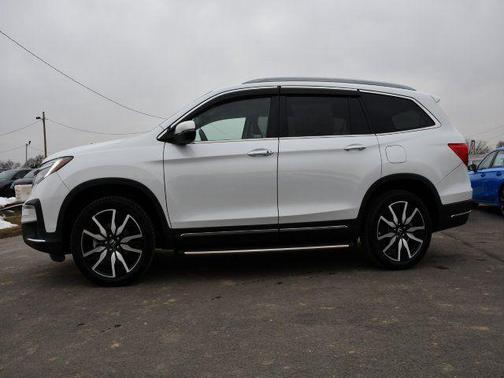 2022 Honda Pilot Touring 8-Passenger