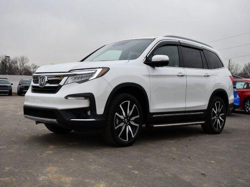 2022 Honda Pilot Touring 8-Passenger