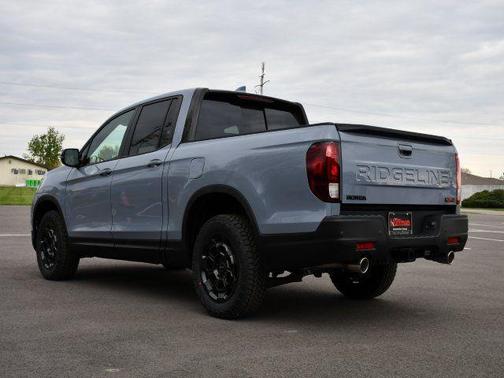 Sonic Gray Pearl 2026 Honda Ridgeline TrailSport+