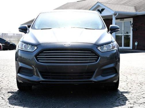 2016 Ford Fusion Hybrid SE