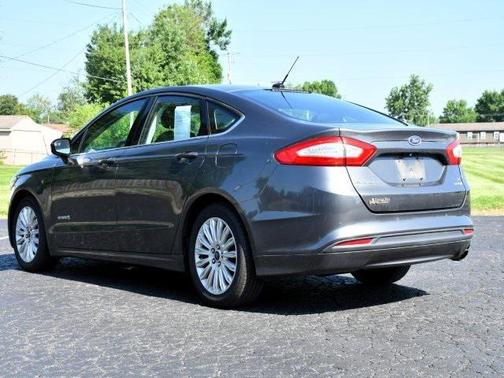 2016 Ford Fusion Hybrid SE
