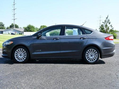 2016 Ford Fusion Hybrid SE