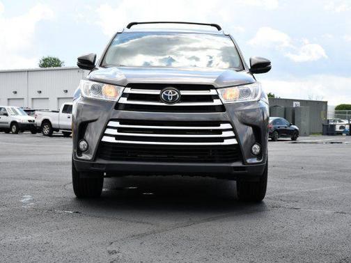 Predawn Gray Mica 2018 Toyota Highlander XLE