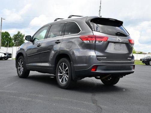 Predawn Gray Mica 2018 Toyota Highlander XLE