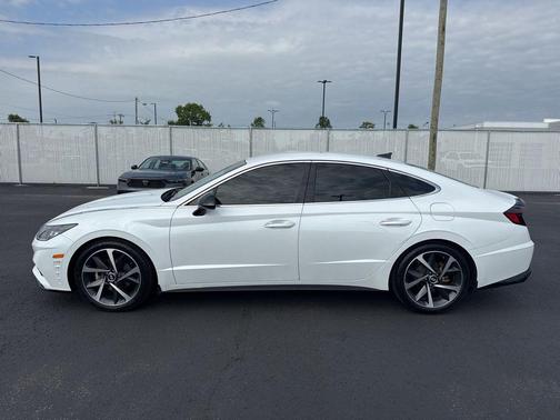 Quartz White 2021 Hyundai SONATA SEL Plus