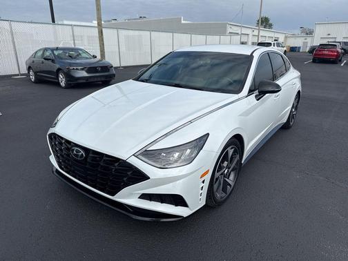 Quartz White 2021 Hyundai SONATA SEL Plus