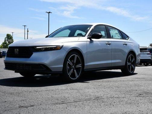 Solar Silver Metallic 2026 Honda Accord SE