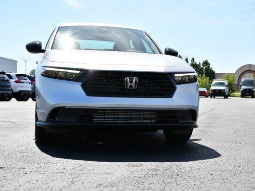 Solar Silver Metallic 2026 Honda Accord SE