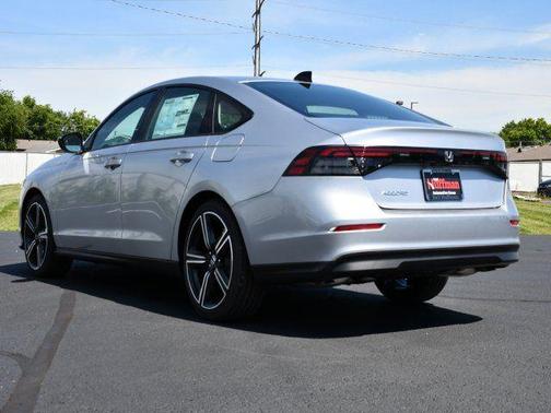 Solar Silver Metallic 2026 Honda Accord SE