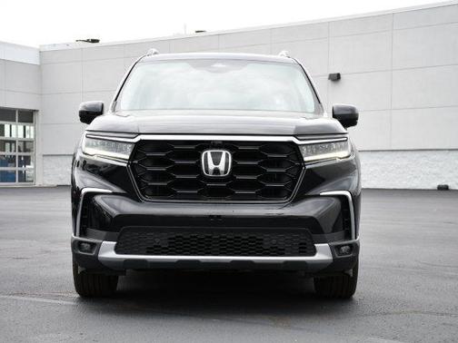 Crystal Black Pearl 2024 Honda Pilot Elite