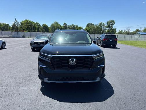 Crystal Black Pearl 2024 Honda Pilot Elite