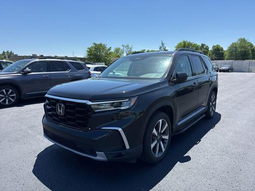 Crystal Black Pearl 2024 Honda Pilot Elite
