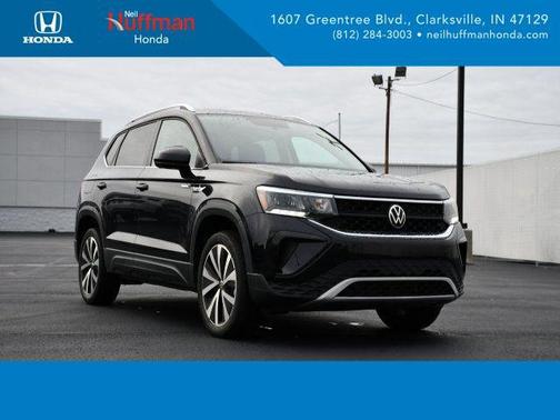 Deep Black Pearl 2022 Volkswagen Taos 1.5T SE