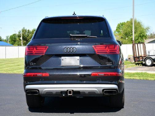 Night Black 2017 Audi Q7 3.0T Premium