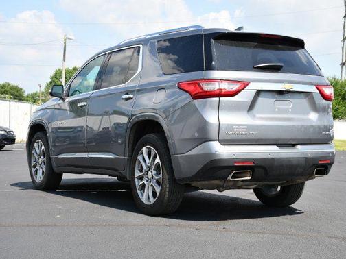 Satin Steel Metallic 2021 Chevrolet Traverse Premier