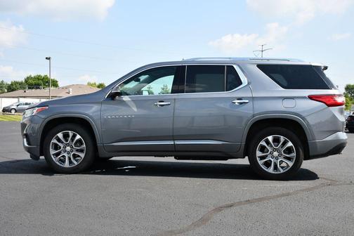 Satin Steel Metallic 2021 Chevrolet Traverse Premier