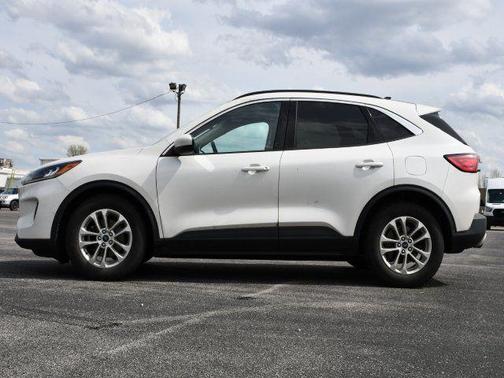 Star White Metallic Tri-Coat 2020 Ford Escape SE