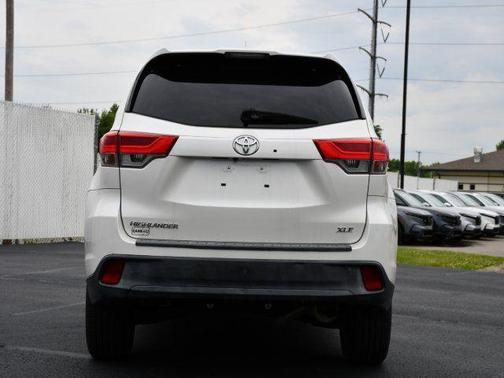 Blizzard Pearl 2019 Toyota Highlander XLE