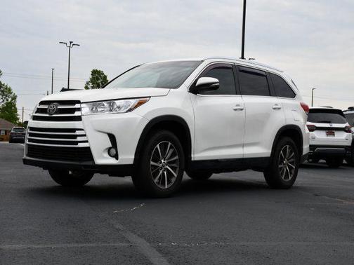 Blizzard Pearl 2019 Toyota Highlander XLE