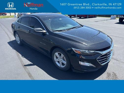 Mosaic Black Metallic 2022 Chevrolet Malibu 1LS