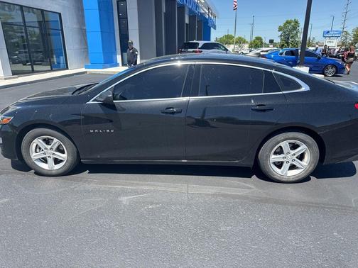 Mosaic Black Metallic 2022 Chevrolet Malibu 1LS