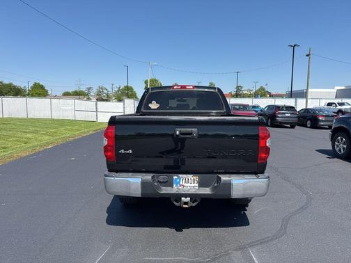 Black 2017 Toyota Tundra SR5