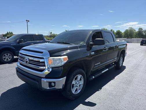 Black 2017 Toyota Tundra SR5