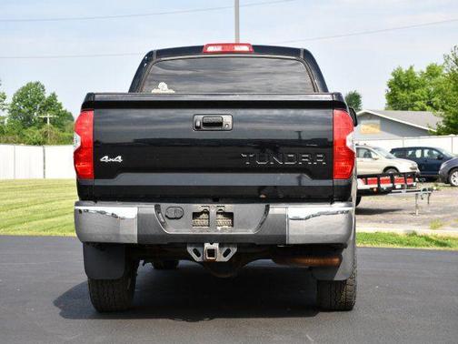 Black 2017 Toyota Tundra SR5