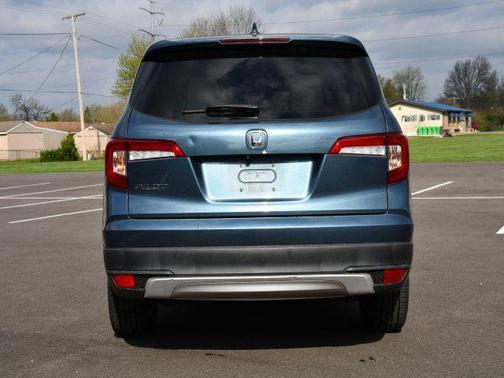 Obsidian Blue Pearl 2019 Honda Pilot EX