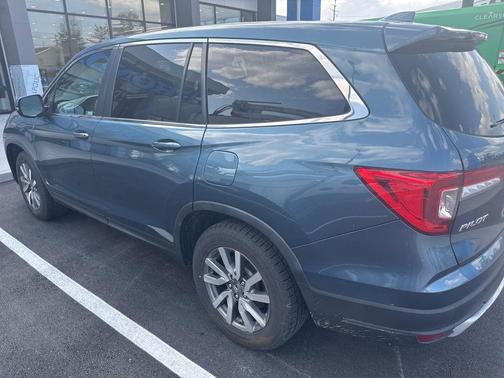 Obsidian Blue Pearl 2019 Honda Pilot EX