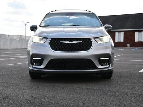 Billet Silver Metallic Clearcoat 2021 Chrysler Pacifica Touring L