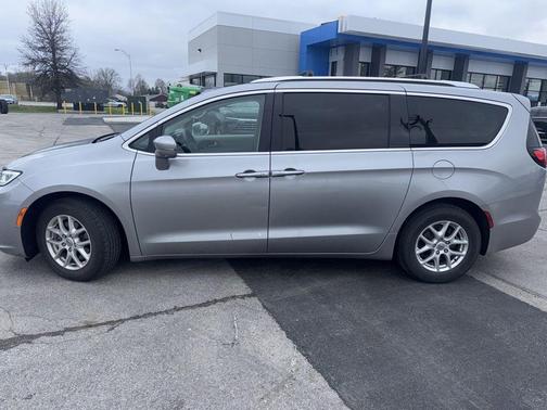 2021 Chrysler Pacifica Touring L