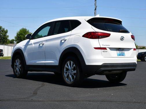 White Pearl 2019 Hyundai TUCSON SE