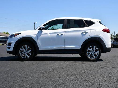 White Pearl 2019 Hyundai TUCSON SE