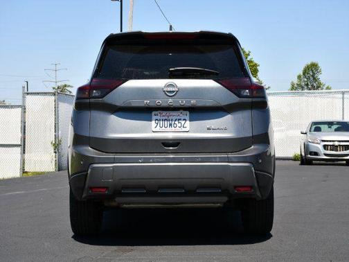 Gun Metallic 2026 Nissan Rogue SL