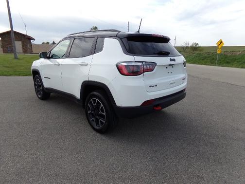 White 2019 Jeep Compass Trailhawk
