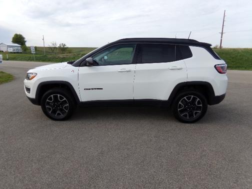 White 2019 Jeep Compass Trailhawk