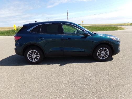 Blue 2020 Ford Escape SE