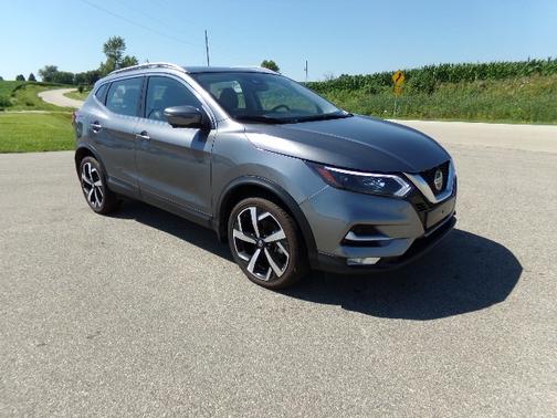 Gray 2022 Nissan Rogue Sport SL