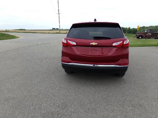 Red 2018 Chevrolet Equinox LT