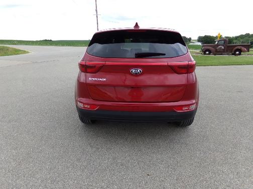 Red 2018 Kia Sportage LX